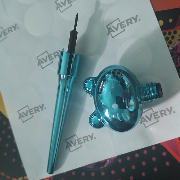 Hello kitty eyeliner - Picture 3 of 3